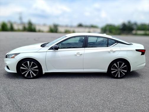 2022 Nissan Altima SR FWD