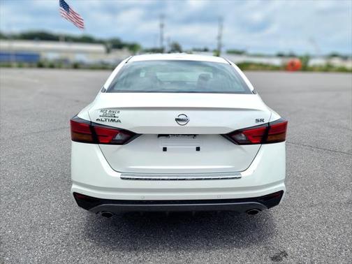2022 Nissan Altima SR FWD