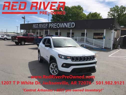 Bright White Clearcoat 2025 Jeep Compass Latitude