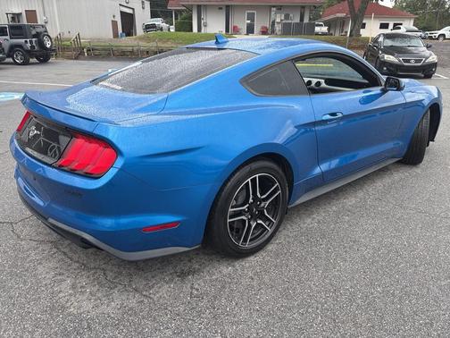 2020 Ford Mustang EcoBoost