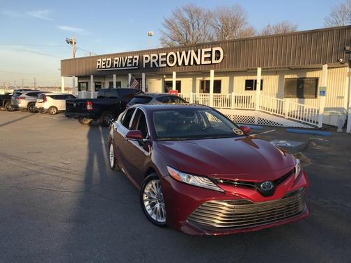 2019 Toyota Camry Hybrid XLE