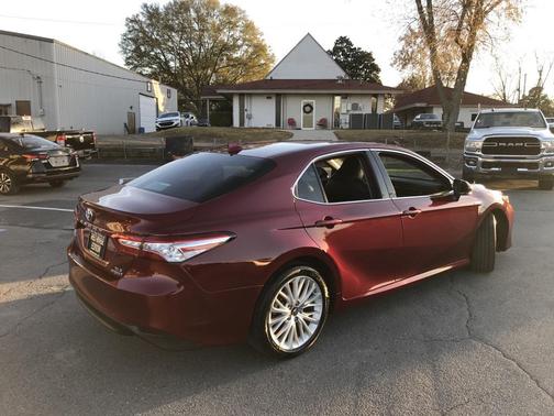 2019 Toyota Camry Hybrid XLE