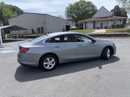 Sterling Gray Metallic 2024 Chevrolet Malibu 1LS