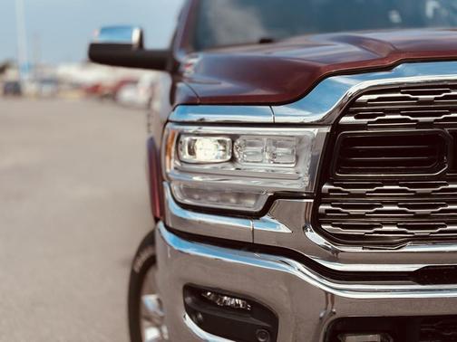 2022 RAM 3500 Limited Crew Cab 4x4 8' Box