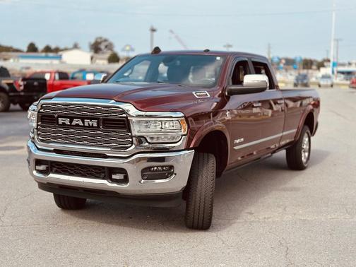 2022 RAM 3500 Limited Crew Cab 4x4 8' Box