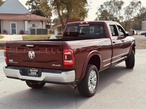 2022 RAM 3500 Limited Crew Cab 4x4 8' Box