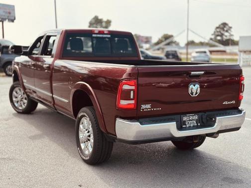 2022 RAM 3500 Limited Crew Cab 4x4 8' Box
