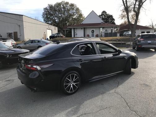2022 Toyota Camry SE