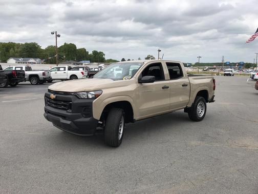 Sand Dune Metallic 2023 Chevrolet Colorado WT