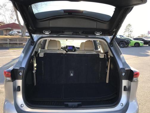 2023 Toyota Highlander Hybrid XLE