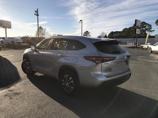 2023 Toyota Highlander Hybrid XLE