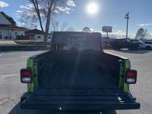 2025 Jeep Gladiator Sport S