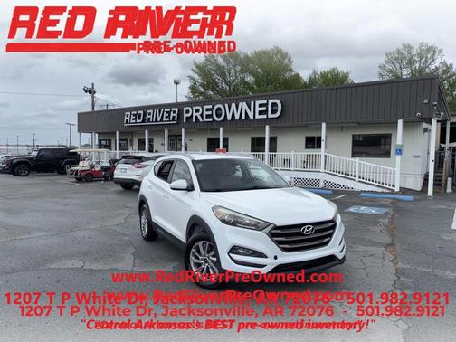 Winter White 2016 Hyundai TUCSON SE