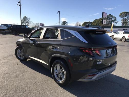 2025 Hyundai TUCSON SE