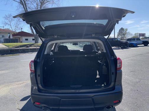 Magnetite Gray Metallic 2023 Subaru Ascent Premium 8-Passenger