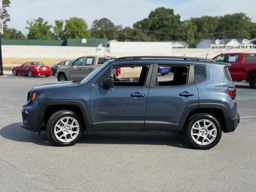 Slate Blue Pearlcoat 2022 Jeep Renegade Latitude
