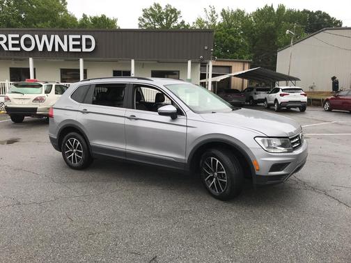 Pyrite Silver Metallic 2021 Volkswagen Tiguan 2.0T SE R-Line Black