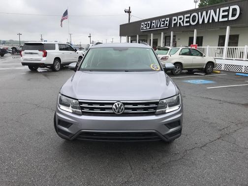 Pyrite Silver Metallic 2021 Volkswagen Tiguan 2.0T SE R-Line Black