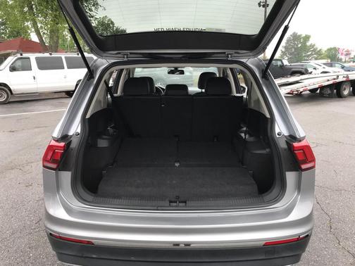 Pyrite Silver Metallic 2021 Volkswagen Tiguan 2.0T SE R-Line Black