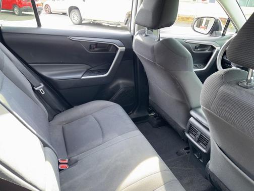 2019 Toyota RAV4 Hybrid LE