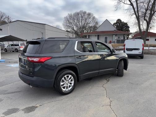 2021 Chevrolet Traverse LT Cloth