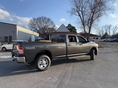 2022 RAM 2500 Tradesman Crew Cab 4x4 8' Box