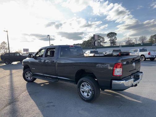 2022 RAM 2500 Tradesman Crew Cab 4x4 8' Box