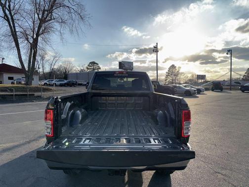 2022 RAM 2500 Tradesman Crew Cab 4x4 8' Box