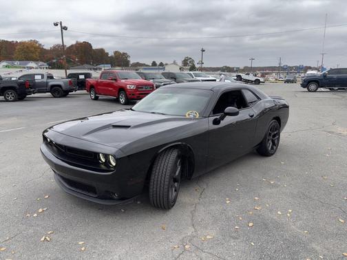 2021 Dodge Challenger SXT