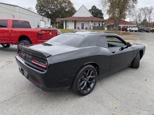 2021 Dodge Challenger SXT