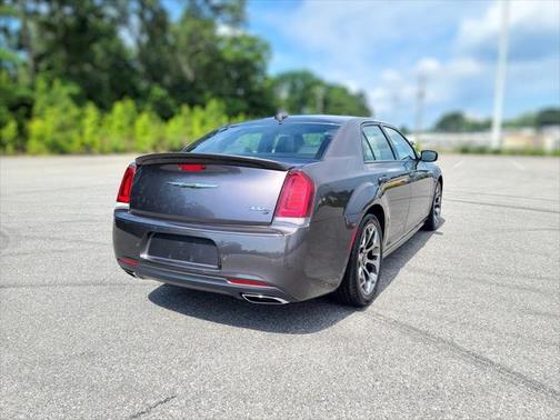 2018 Chrysler 300 S