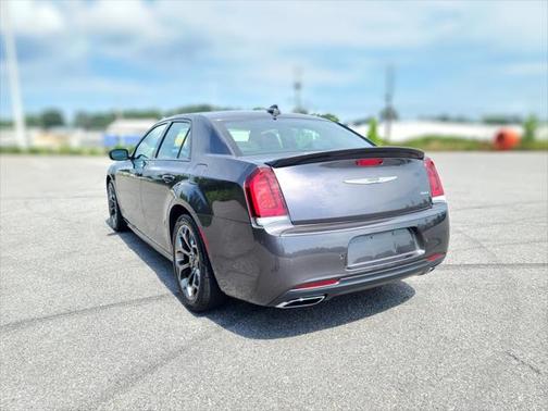 2018 Chrysler 300 S