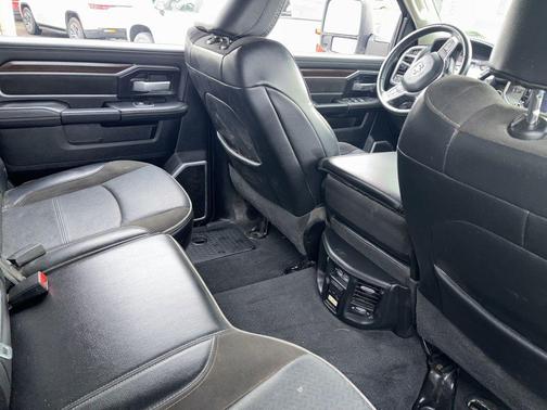 2024 RAM 2500 Laramie Crew Cab 4x4 6'4' Box