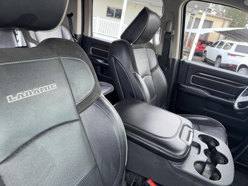 2024 RAM 2500 Laramie Crew Cab 4x4 6'4' Box