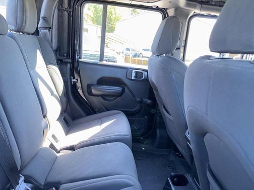 2023 Jeep Gladiator Sport