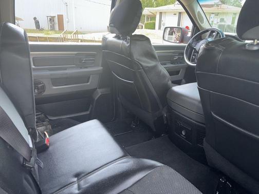 Flame Red Clearcoat 2018 RAM 1500 Big Horn