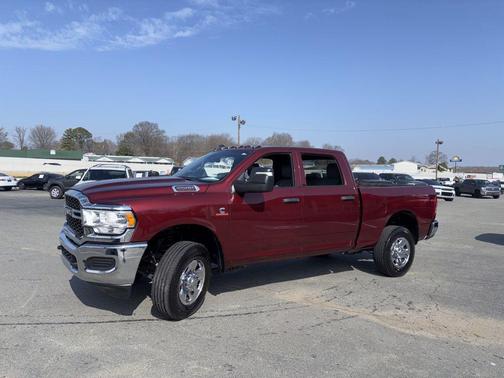 2024 RAM 2500 Tradesman Crew Cab 4x4 6'4' Box