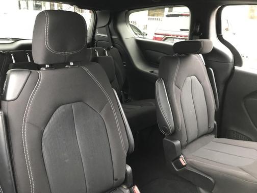 2023 Chrysler Pacifica Touring