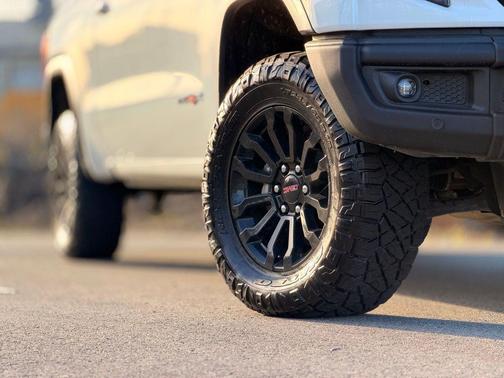 2023 GMC Sierra 1500 AT4X