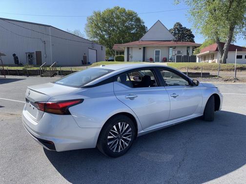 Brilliant Silver Metallic 2025 Nissan Altima 2.5 SV