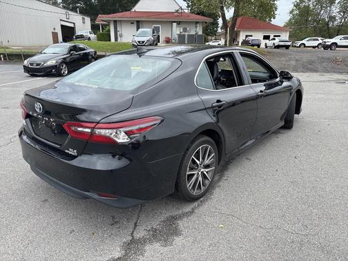 2023 Toyota Camry Hybrid XLE