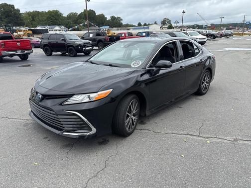 2023 Toyota Camry Hybrid XLE