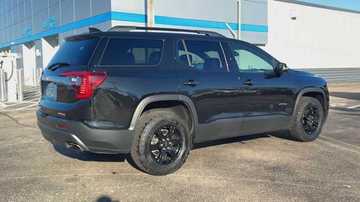 2023 GMC Acadia AT4