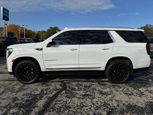 2023 GMC Yukon SLT