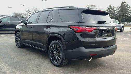 Mosaic Black Metallic 2023 Chevrolet Traverse RS