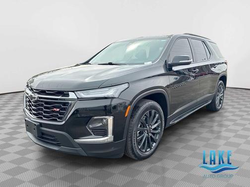 Mosaic Black Metallic 2023 Chevrolet Traverse RS