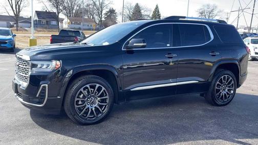 2023 GMC Acadia Denali