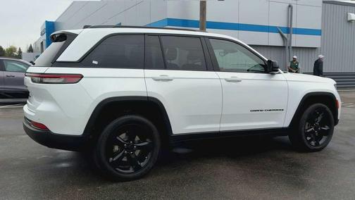 2022 Jeep Grand Cherokee Altitude