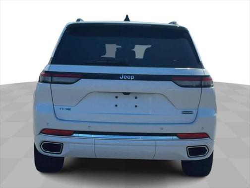 2022 Jeep Grand Cherokee 4xe Overland