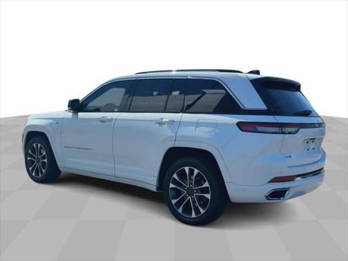 2022 Jeep Grand Cherokee 4xe Overland